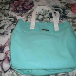 Woman's overnight bag turquoise NEW Racquel Welsh